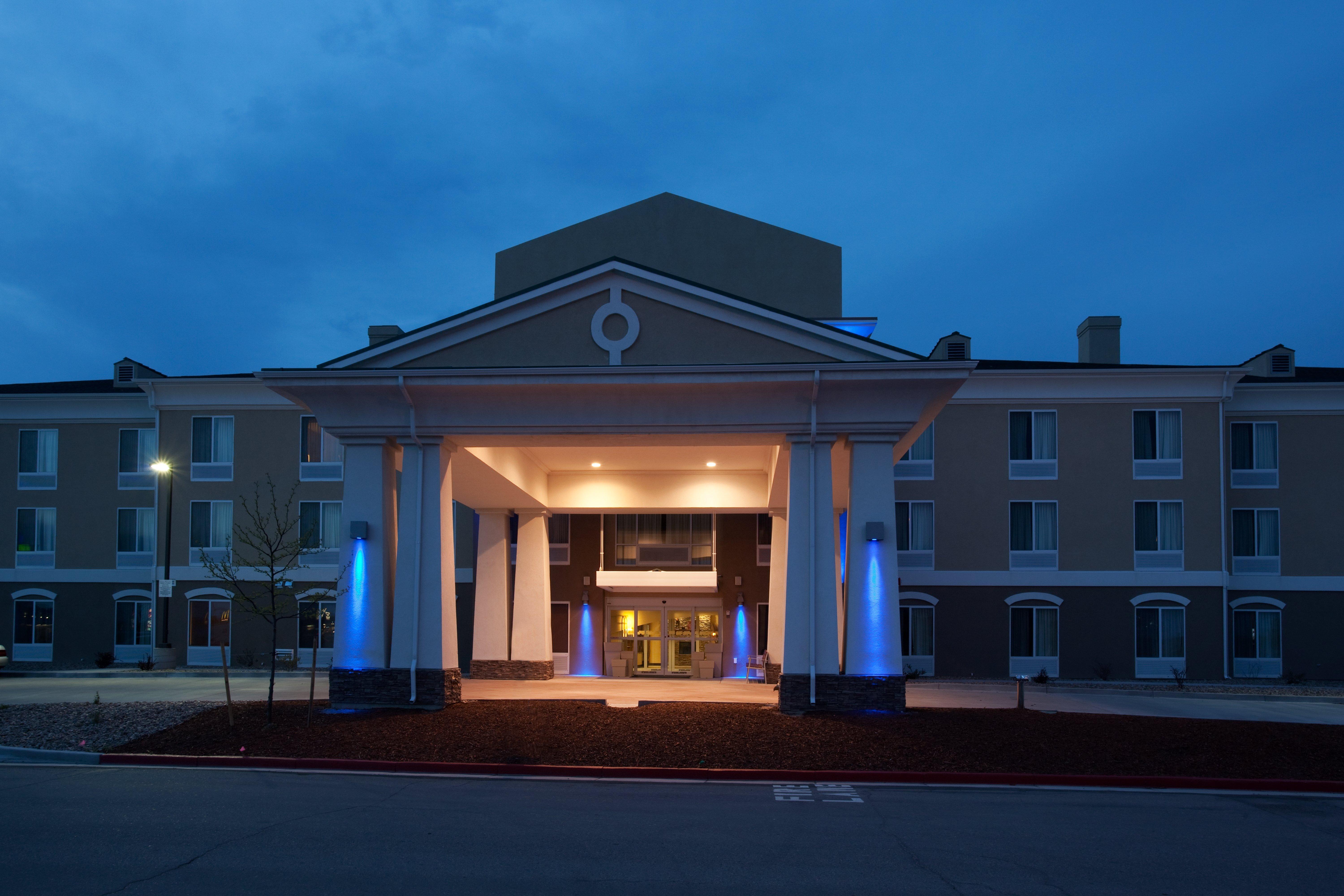 Holiday Inn Express Hotel & Suites Lamar Exterior photo