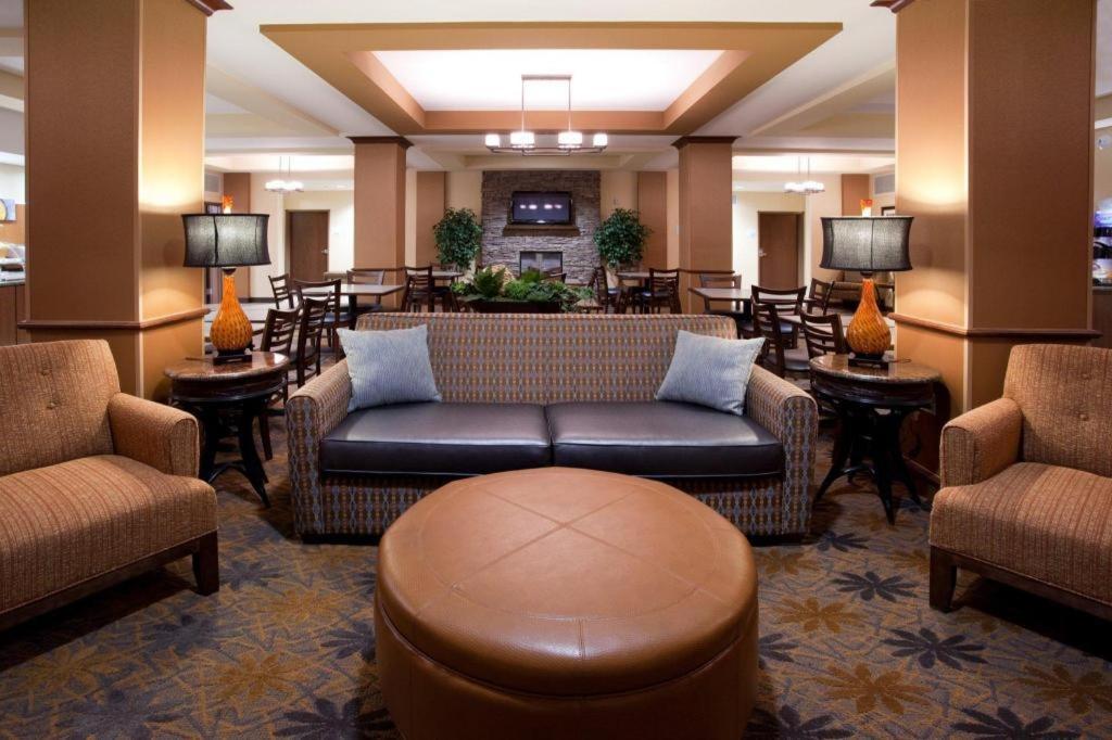 Holiday Inn Express Hotel & Suites Lamar By Ihg Exterior photo