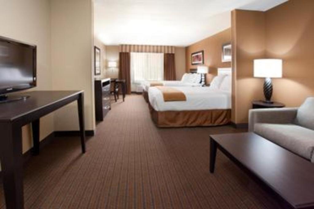 Holiday Inn Express Hotel & Suites Lamar By Ihg Exterior photo