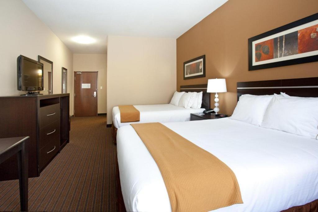 Holiday Inn Express Hotel & Suites Lamar By Ihg Exterior photo