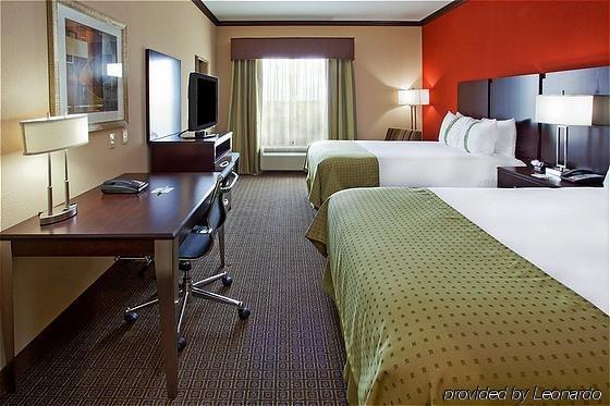 Holiday Inn Express Hotel & Suites Lamar By Ihg Exterior photo