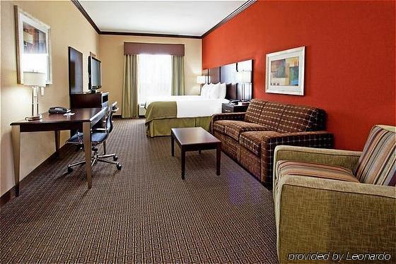 Holiday Inn Express Hotel & Suites Lamar Exterior photo