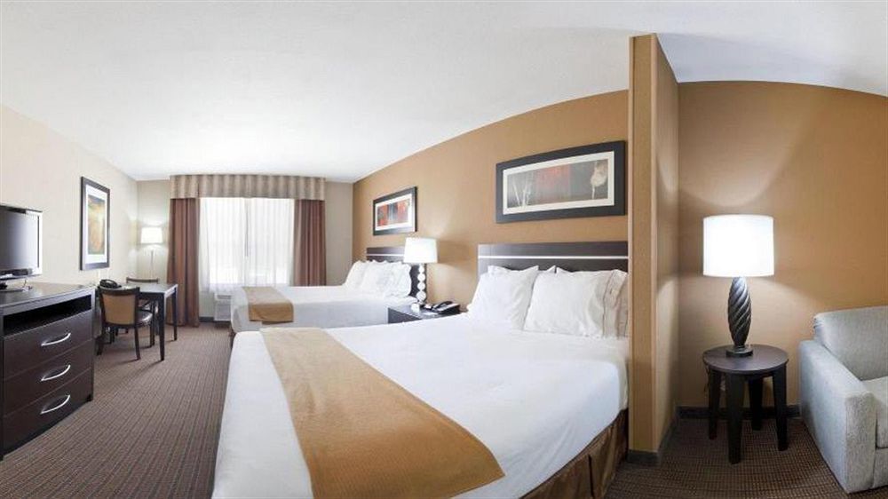 Holiday Inn Express Hotel & Suites Lamar By Ihg Exterior photo